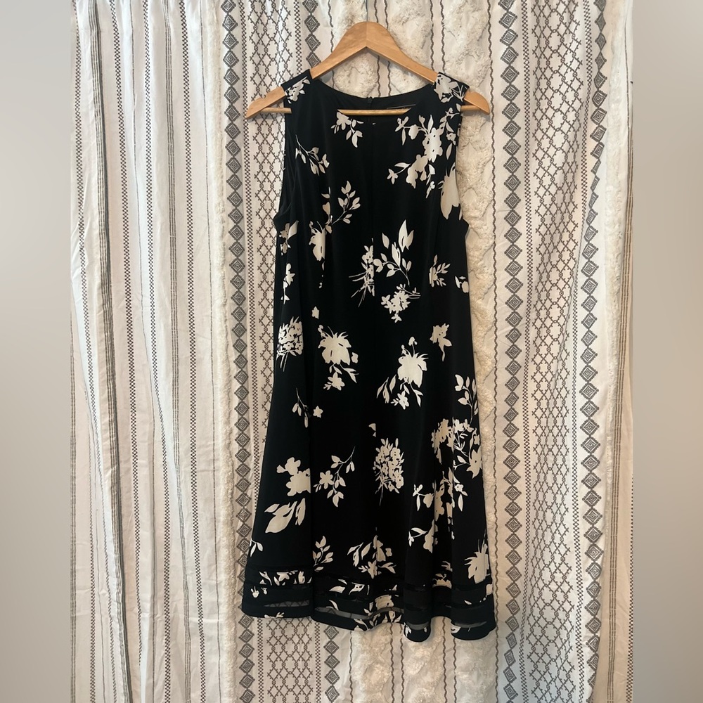 Sleeveless Black dress with white floral design